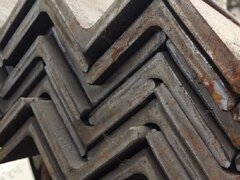 Profile de otel laminate si calibrate